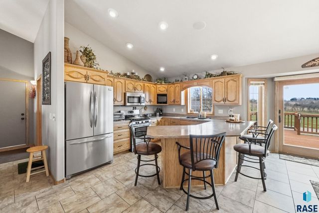 8501 E Saddle Creek Rd Road, Sioux Falls, SD 57110