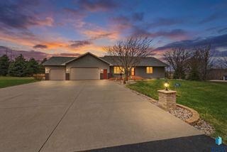 8501 E Saddle Creek Rd Road, Sioux Falls, SD 57110