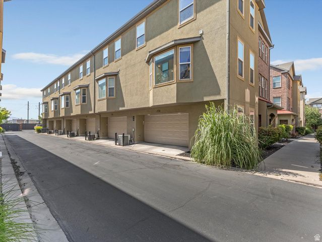 170 W BARRY LINKS WAY, South Salt Lake, UT 84115