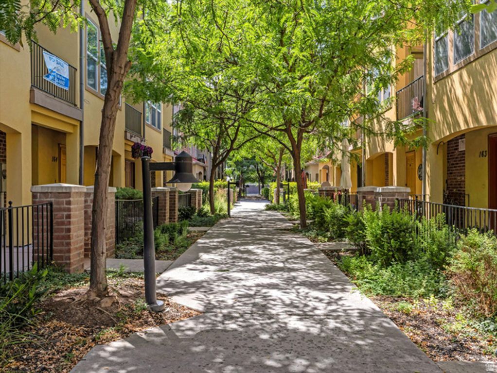 170 W BARRY LINKS WAY, South Salt Lake, UT 84115