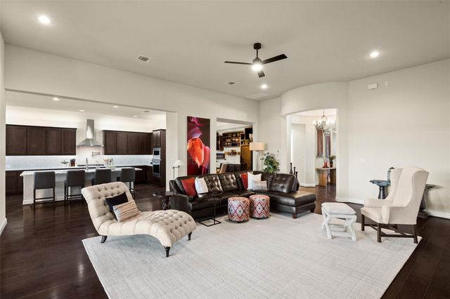 479 Crosswater LN, Dripping Springs, TX 78620