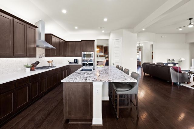 479 Crosswater LN, Dripping Springs, TX 78620