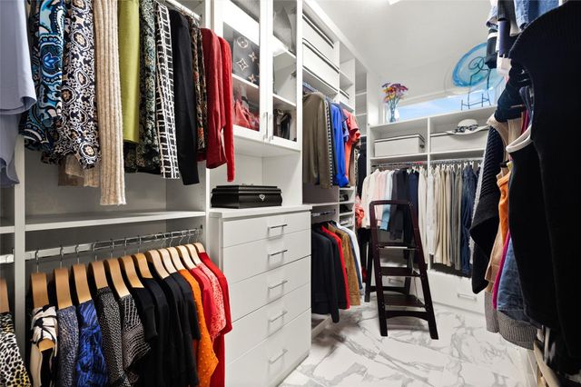 479 Crosswater LN, Dripping Springs, TX 78620