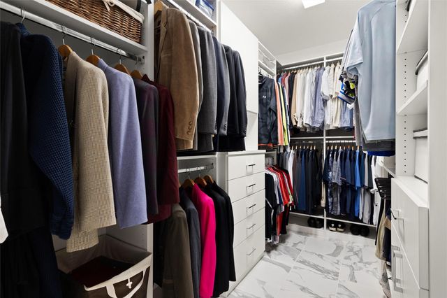 479 Crosswater LN, Dripping Springs, TX 78620