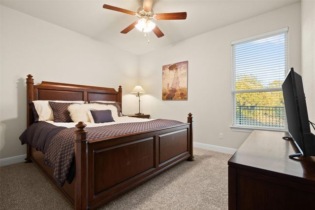 479 Crosswater LN, Dripping Springs, TX 78620