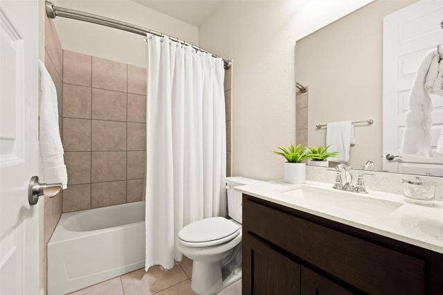 479 Crosswater LN, Dripping Springs, TX 78620