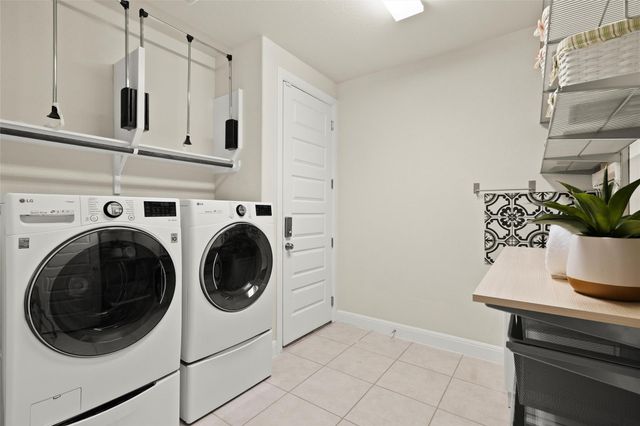 479 Crosswater LN, Dripping Springs, TX 78620