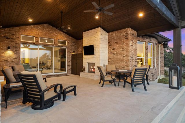 479 Crosswater LN, Dripping Springs, TX 78620