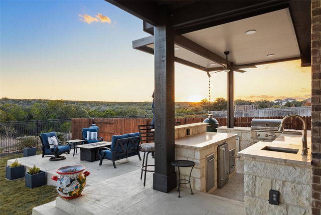 479 Crosswater LN, Dripping Springs, TX 78620