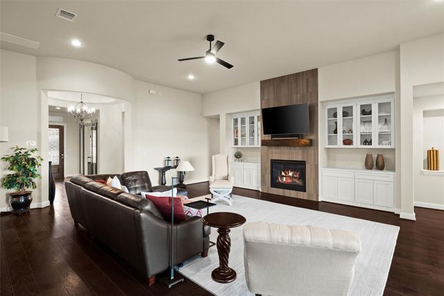 479 Crosswater LN, Dripping Springs, TX 78620