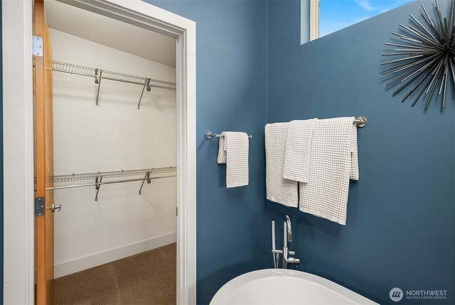 1550 NW 60th Street, Seattle, WA 98107