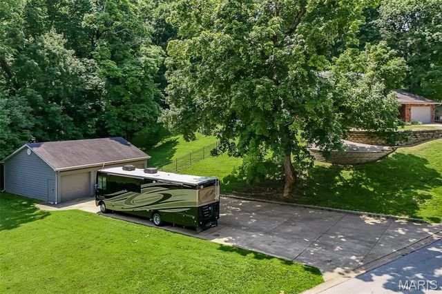 12 Chaparral Lane, Glen Carbon, IL 62034