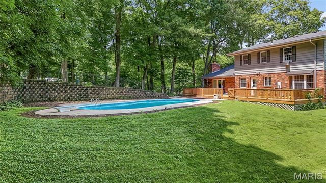 12 Chaparral Lane, Glen Carbon, IL 62034