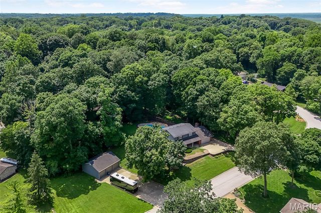 12 Chaparral Lane, Glen Carbon, IL 62034