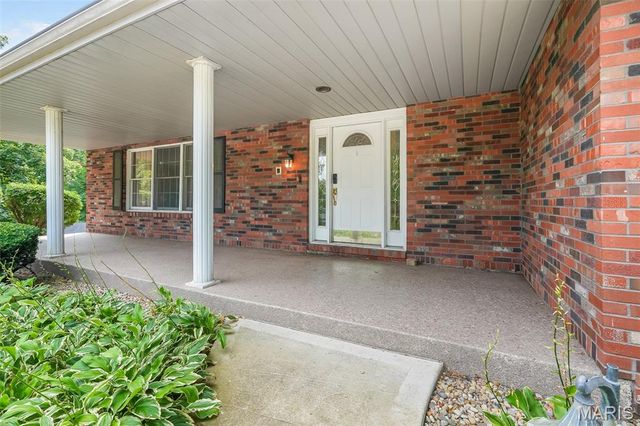 12 Chaparral Lane, Glen Carbon, IL 62034