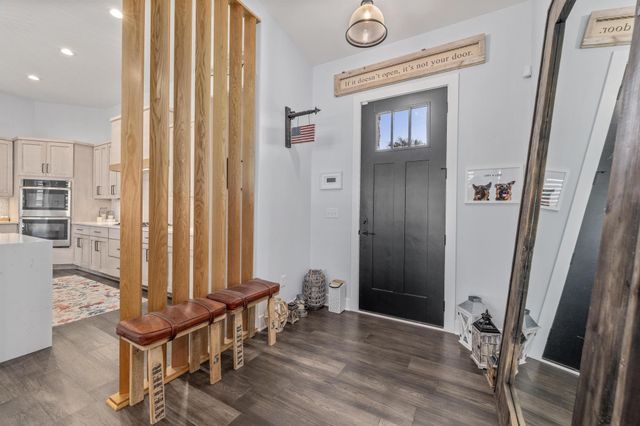 1609 N Lakeside Ct, Andover, KS 67002