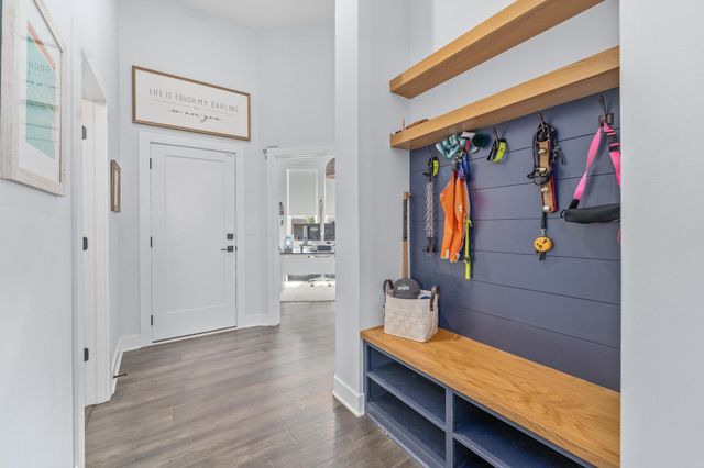 1609 N Lakeside Ct, Andover, KS 67002