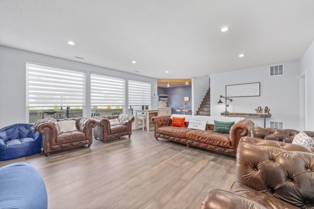 1609 N Lakeside Ct, Andover, KS 67002