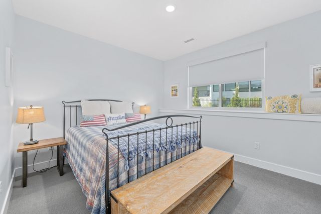 1609 N Lakeside Ct, Andover, KS 67002