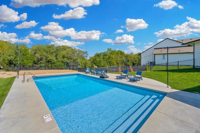 1609 N Lakeside Ct, Andover, KS 67002