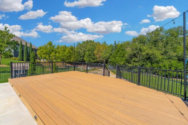 1609 N Lakeside Ct, Andover, KS 67002