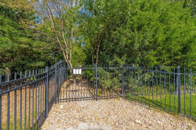 1609 N Lakeside Ct, Andover, KS 67002