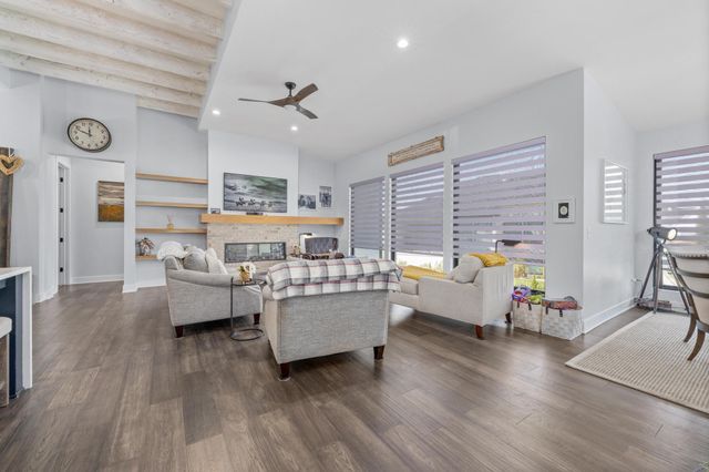 1609 N Lakeside Ct, Andover, KS 67002