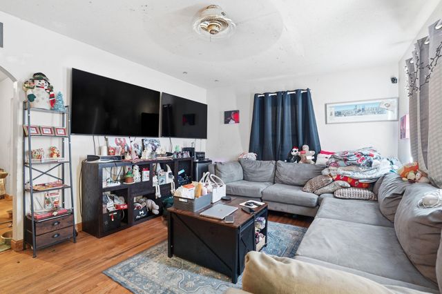 2634 Irving Avenue N, Minneapolis, MN 55411