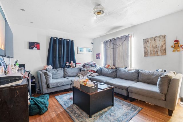 2634 Irving Avenue N, Minneapolis, MN 55411