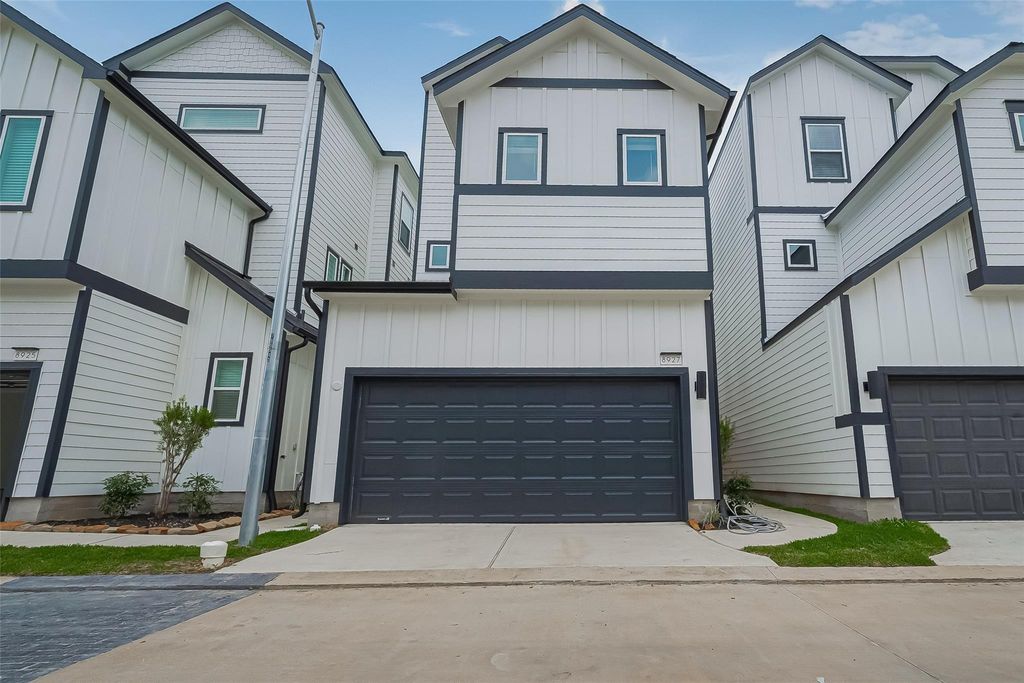 8929 Grovner Place, Houston, TX 77055