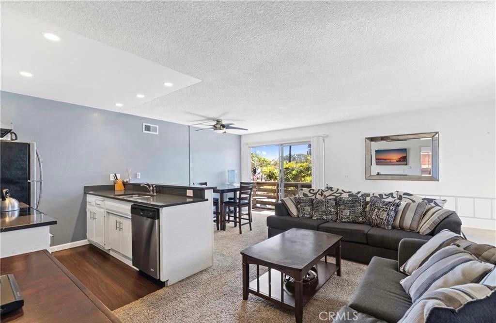 3206 W Balboa Boulevard, Newport Beach, CA 92663