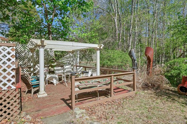 90 Eagle Valley Road, Sloatsburg, NY 10974