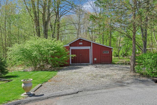 90 Eagle Valley Road, Sloatsburg, NY 10974