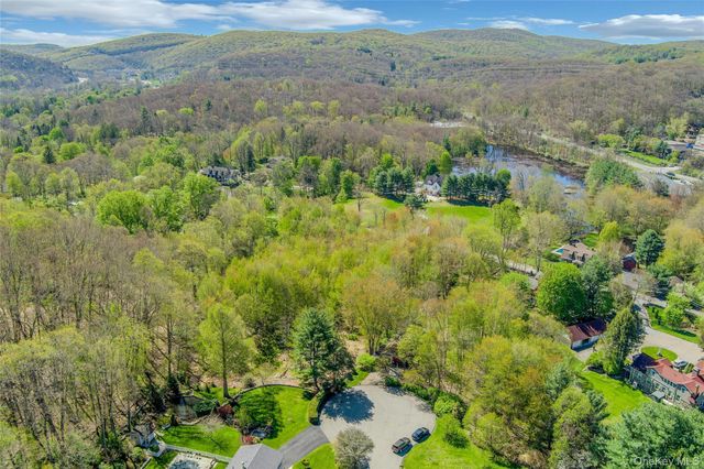 90 Eagle Valley Road, Sloatsburg, NY 10974