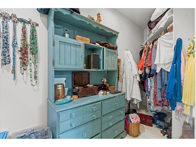 1515 Ne MEYERS Ln, Corbett, OR 97019