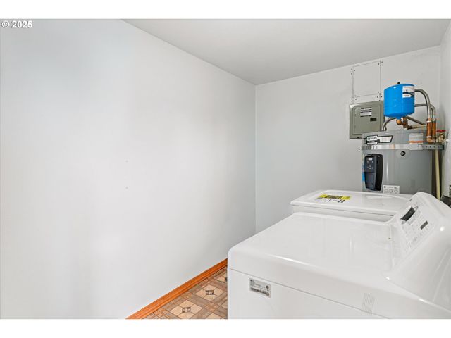 1515 Ne MEYERS Ln, Corbett, OR 97019