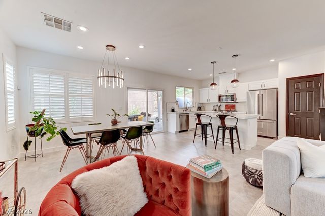 1041 Chestnut Chase Street, Las Vegas, NV 89138