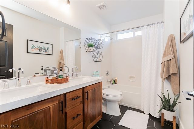 1041 Chestnut Chase Street, Las Vegas, NV 89138