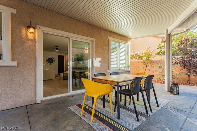 1041 Chestnut Chase Street, Las Vegas, NV 89138
