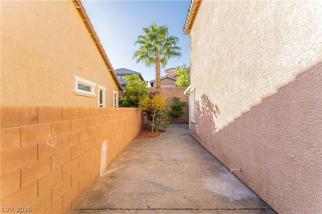 1041 Chestnut Chase Street, Las Vegas, NV 89138