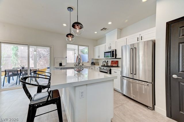 1041 Chestnut Chase Street, Las Vegas, NV 89138