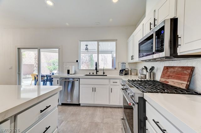 1041 Chestnut Chase Street, Las Vegas, NV 89138