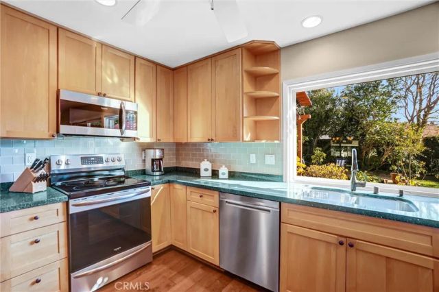 5552 Ridgebury Drive, Huntington Beach, CA 92649