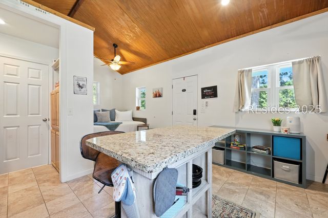 207 Goethe Hill Rd, Beaufort, SC 29906