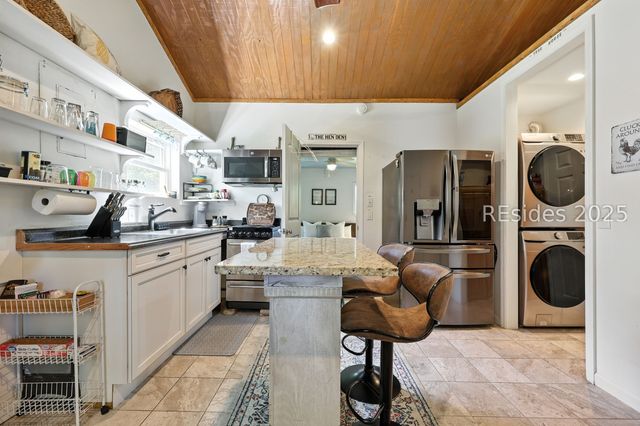 207 Goethe Hill Rd, Beaufort, SC 29906