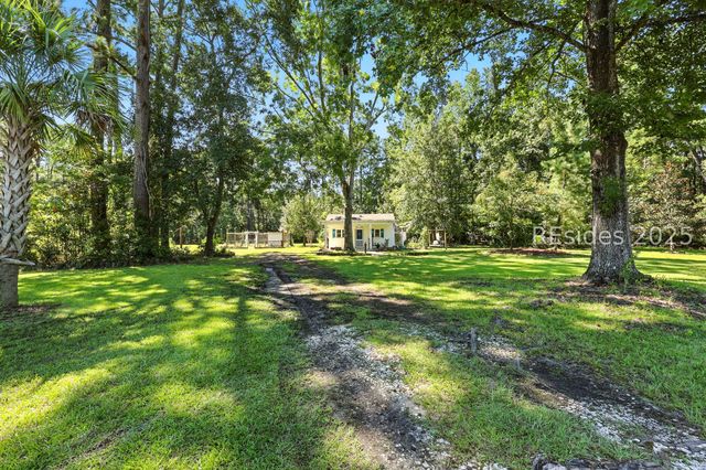 207 Goethe Hill Rd, Beaufort, SC 29906