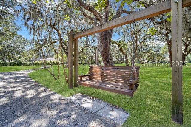 207 Goethe Hill Rd, Beaufort, SC 29906