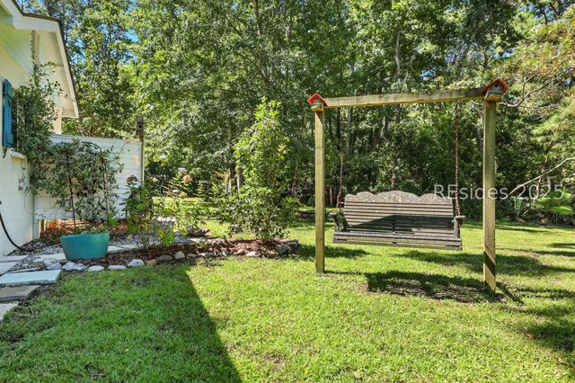 207 Goethe Hill Rd, Beaufort, SC 29906