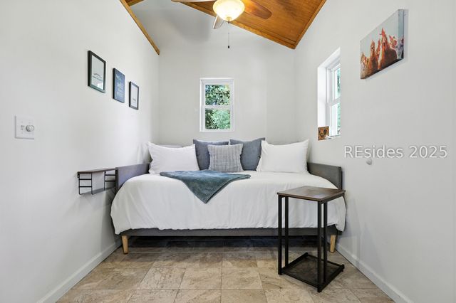 207 Goethe Hill Rd, Beaufort, SC 29906