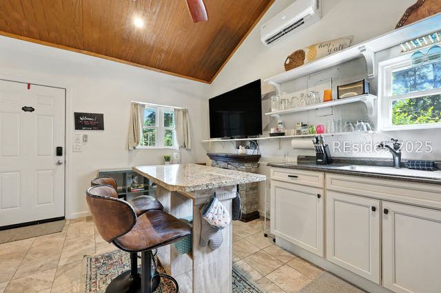 207 Goethe Hill Rd, Beaufort, SC 29906